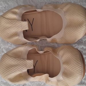 YNY Flats Cream